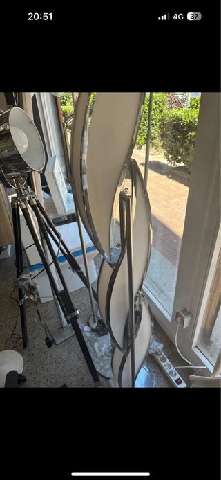Lámpara de pie moderna - diseño elegante