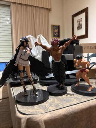 3 figuras anime: Albedo, Hanma, Baki