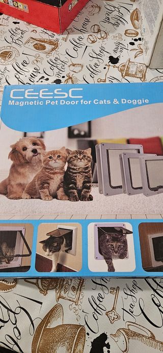 Puerta magnética para mascotas