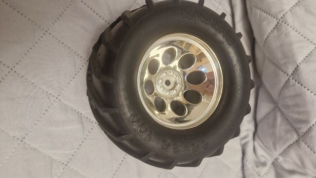 Rueda Monster Truck 88-100