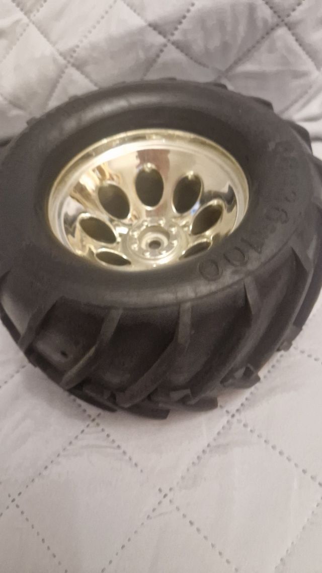 Rueda Monster Truck 88-100