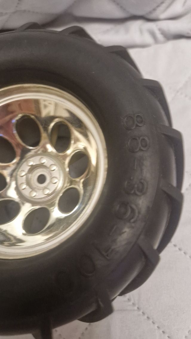 Rueda Monster Truck 88-100