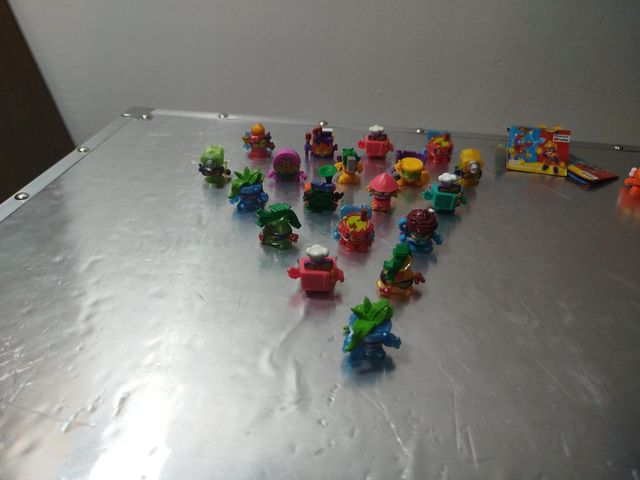 SuperThings Serie 10 - 37 figuras
