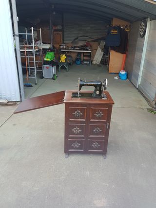 Máquina coser Alfa | Antigua