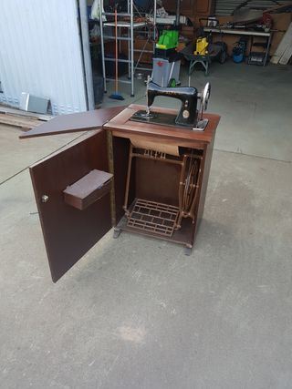 Máquina coser Alfa | Antigua