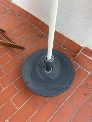 Sombrilla gris para terraza