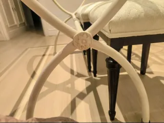 Mesa cristal y forja blanca