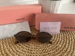 Nuovi occhiali da sole Miu Miu con scatola + certificato