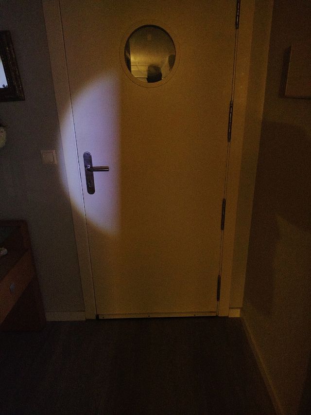 Mini linterna LED negra