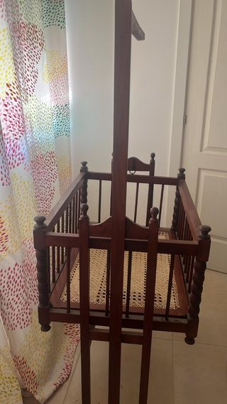 Cuna antigua madera - bebé