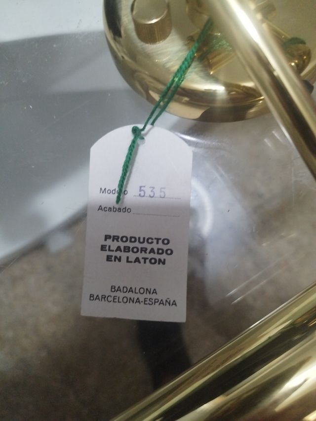 Lampara de lectura dorada