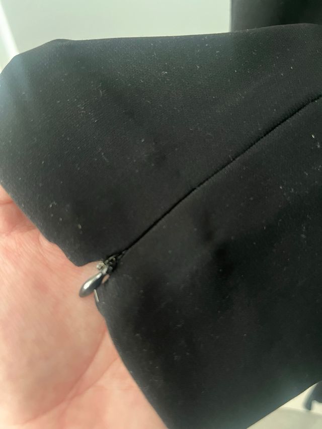 Mono Mango negro elegante