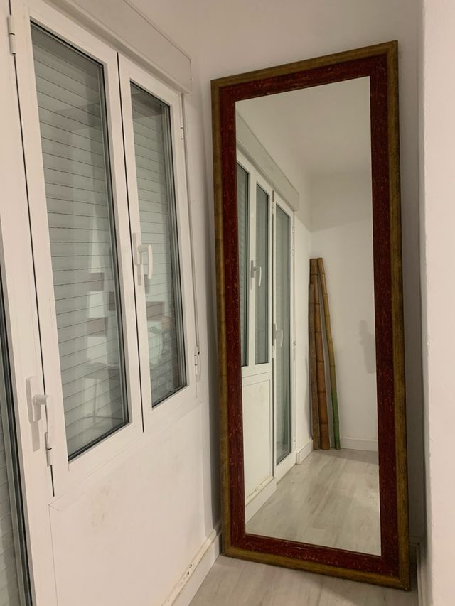 Espejo de grandes dimensiones,valorado en 1300€.