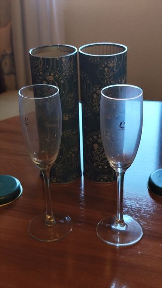 2 Latas Codorniu y Copas Cava Vintage