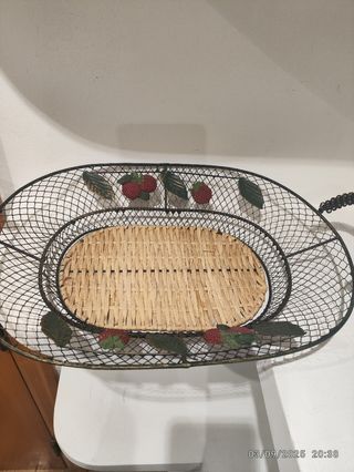 Cesta mimbre metal negra.