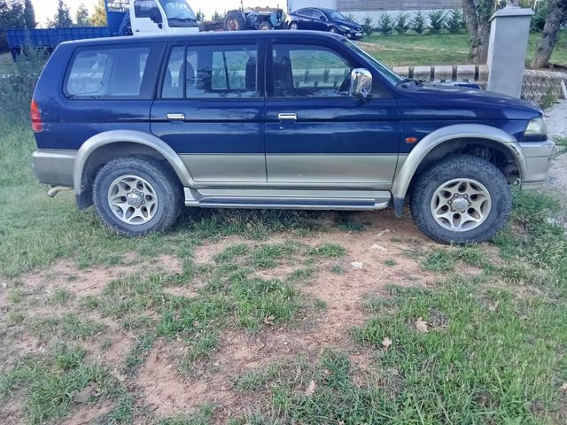 Mitsubishi Montero 1999