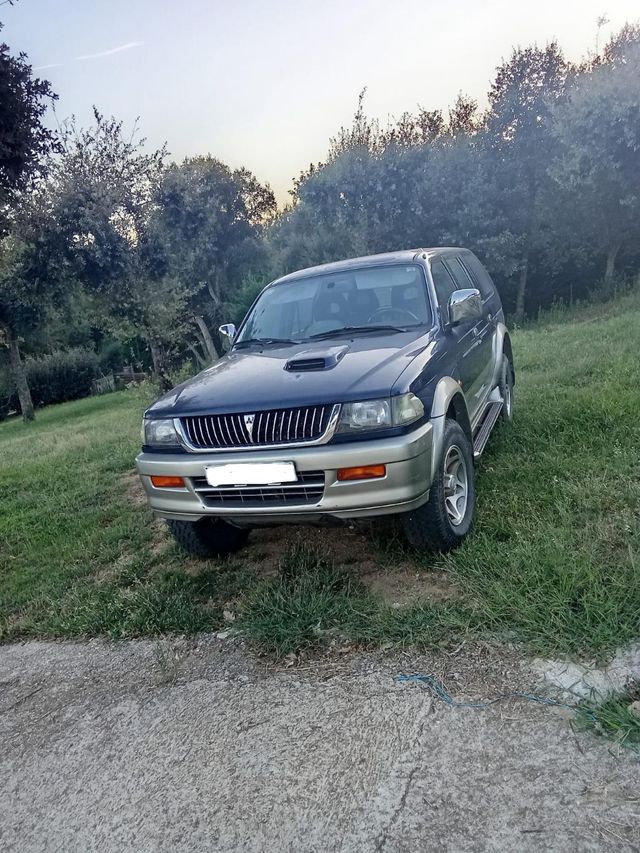 Mitsubishi Montero 1999