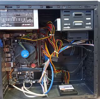 Torre PC Bwond negra i5-7400 12GB RAM,,
