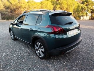 Peugeot 2008 Allure 1.2 i 110 cv