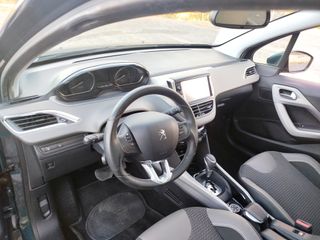 Peugeot 2008 Allure 1.2 i 110 cv