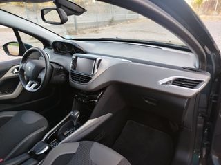 Peugeot 2008 Allure 1.2 i 110 cv