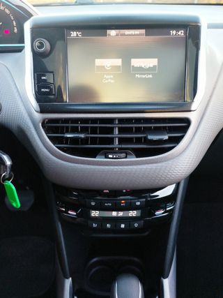 Peugeot 2008 Allure 1.2 i 110 cv
