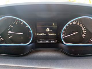 Peugeot 2008 Allure 1.2 i 110 cv