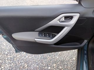 Peugeot 2008 Allure 1.2 i 110 cv