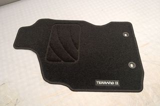 + Nissan Terrano 2 Corto Alfombrillas a medida