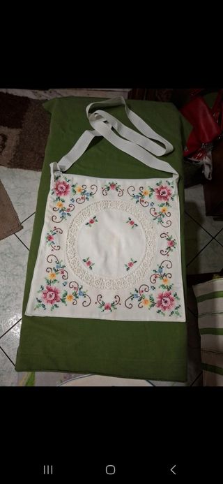 Ricamata a mano