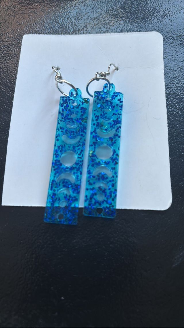 Pendientes fase lunar azul