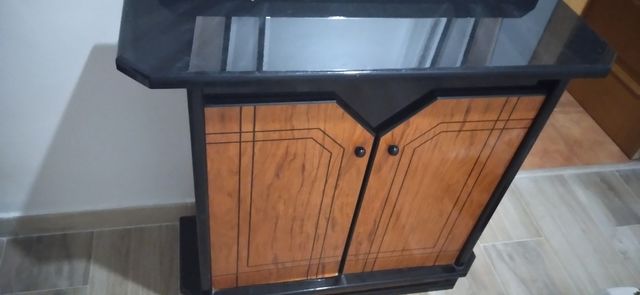 Recibidor madera negro-marrón