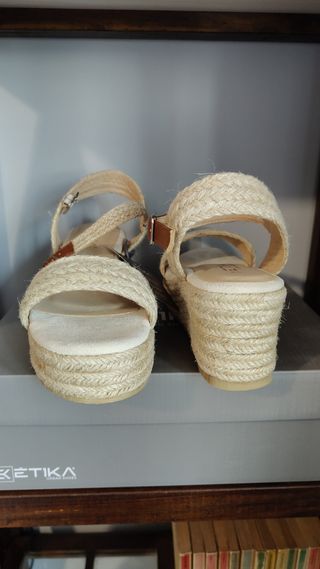 Sandalias cuña ETIKA beige