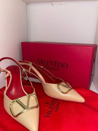 Tacones Valentino Garavani beige