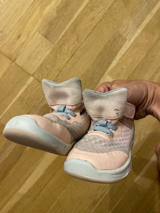 Zapatillas niña rosa-gris