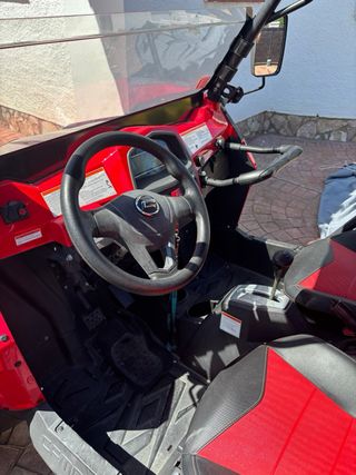 CFMOTO ZForce 800 - Buggy rojo