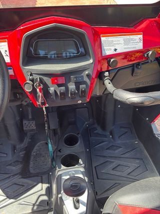 CFMOTO ZForce 800 - Buggy rojo