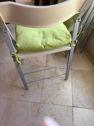 4 Sillas Plegables Blancas estructura metal