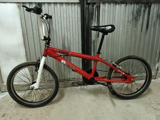 BMX Vegas: Bicicleta roja