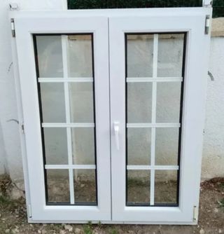 Ventanas PVC oscilobatientes.
3 und a 350 eur.