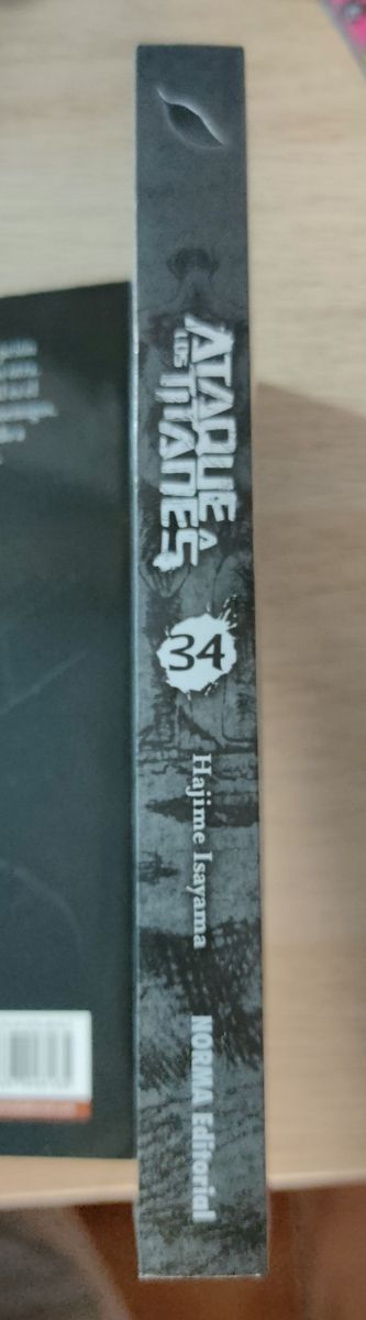 ATAQUE A LOS TITANES 34