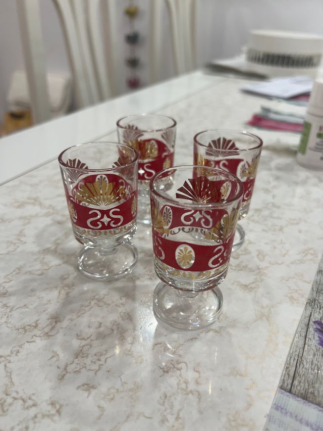 Antiguo juego whisky en cristal,tallado con oro 10