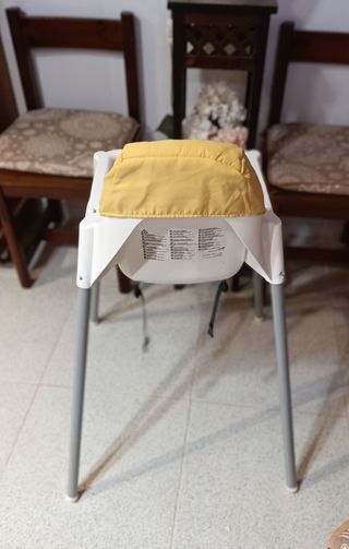 Cojín y soporte  trona Ikea 5€
Funda acolchada 12€