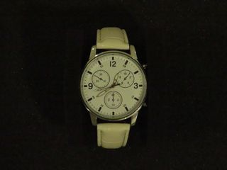 Reloj analógico elegante