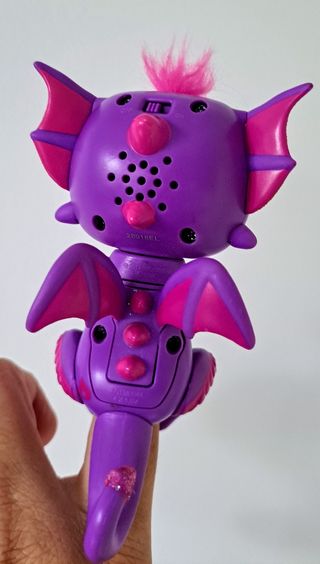 Dragón Fingerlings morado