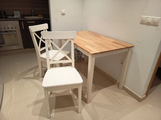 Mesa Comedor + 2 sillas mod.Ingolf de Ikea.