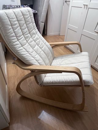 Butaca mecedora IKEA beige