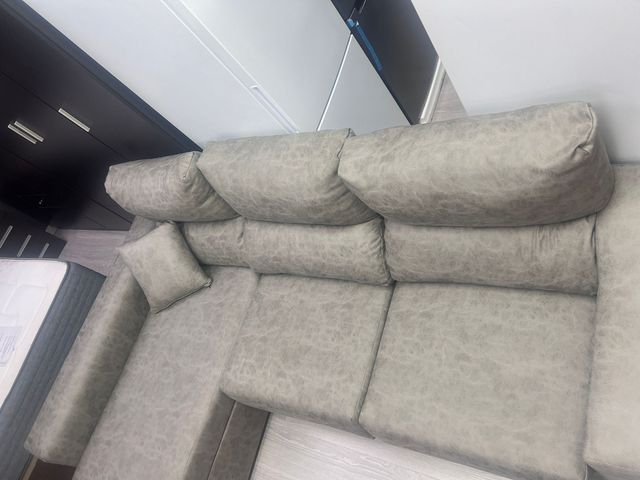 Sofá chaise longue  anti mancha  - 2 Puffs 2.60m