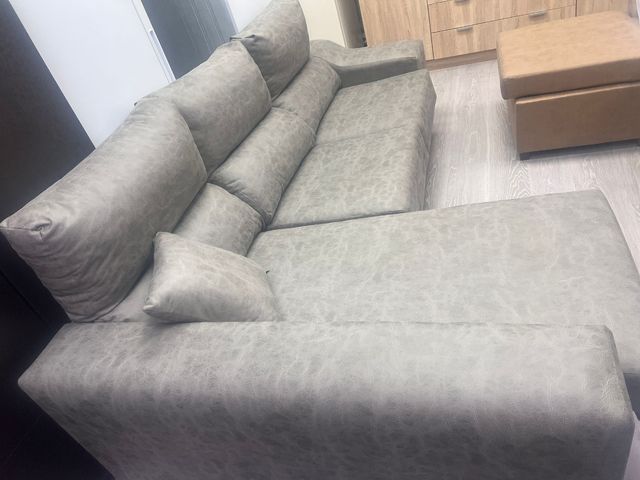 Sofá chaise longue  anti mancha  - 2 Puffs 2.60m