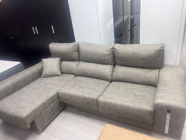 Sofá chaise longue  anti mancha  - 2 Puffs 2.60m